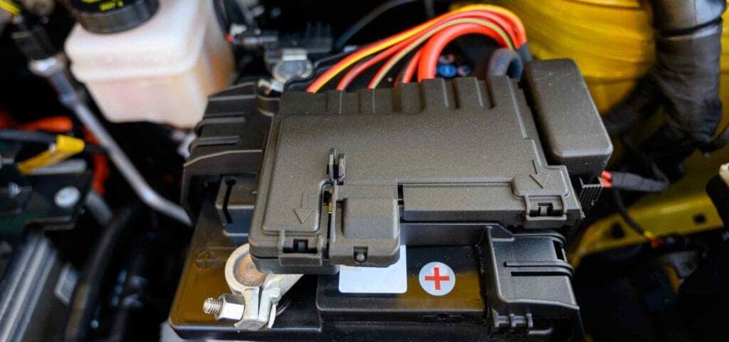 Reasons to Choose Us For Your Auxiliary Battery Replacement